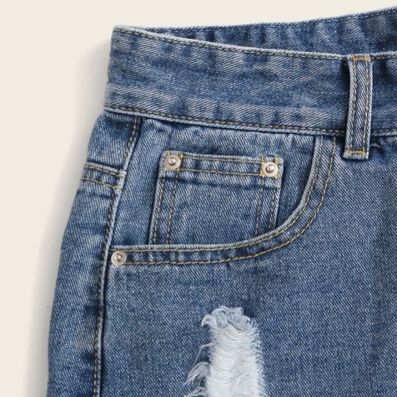 New ripped jean shorts - Picture 3 of 4